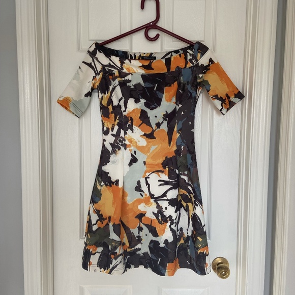 Suite Blanco Floral Dress - Picture 1 of 8
